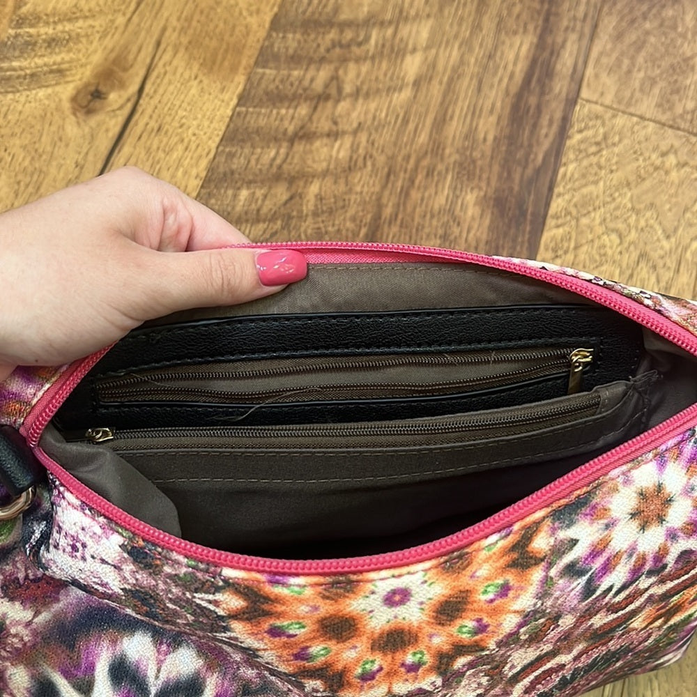 NWOT Woman’s Printed Cosmetic Bag