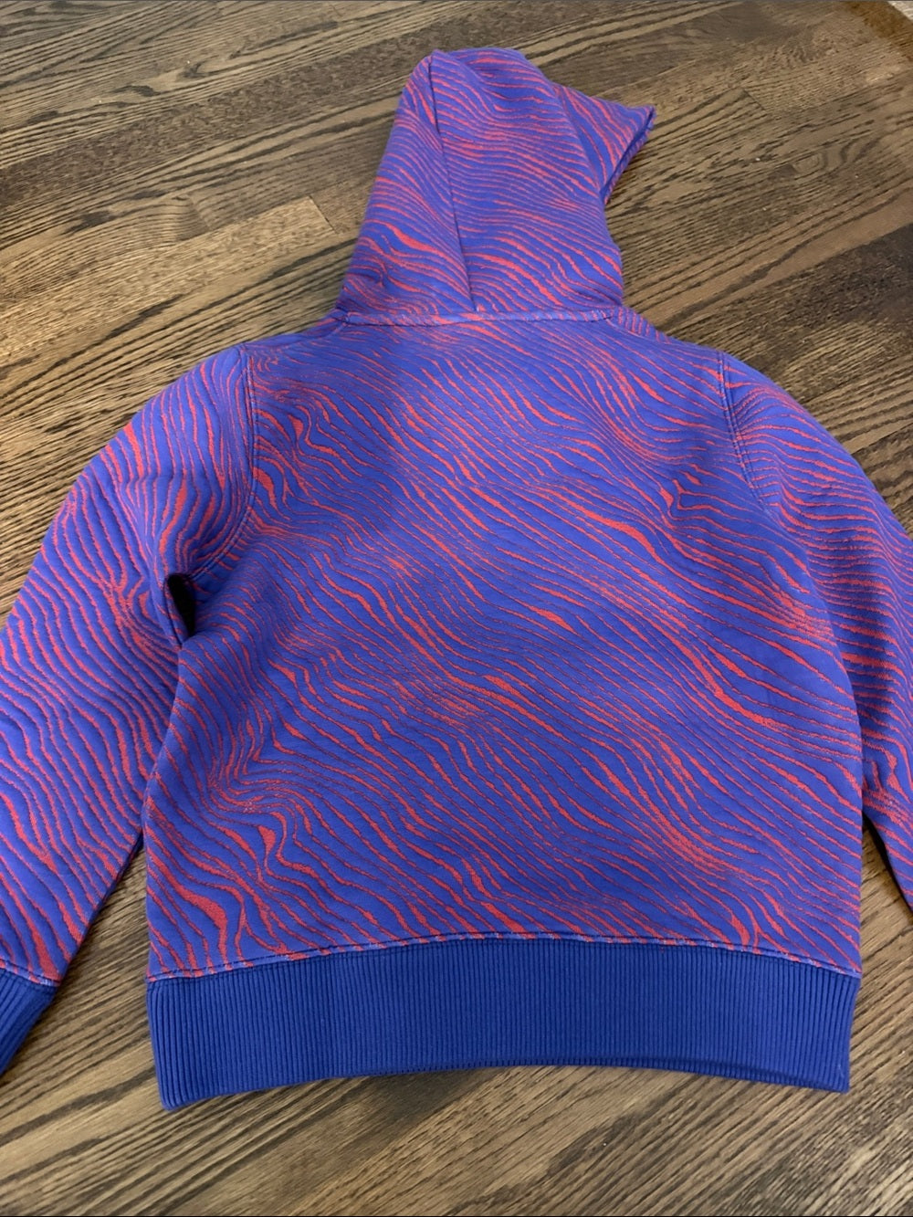 NWT Psycho Bunny Purple Hoodie with Pink Graphic Wave Pattern Size Small