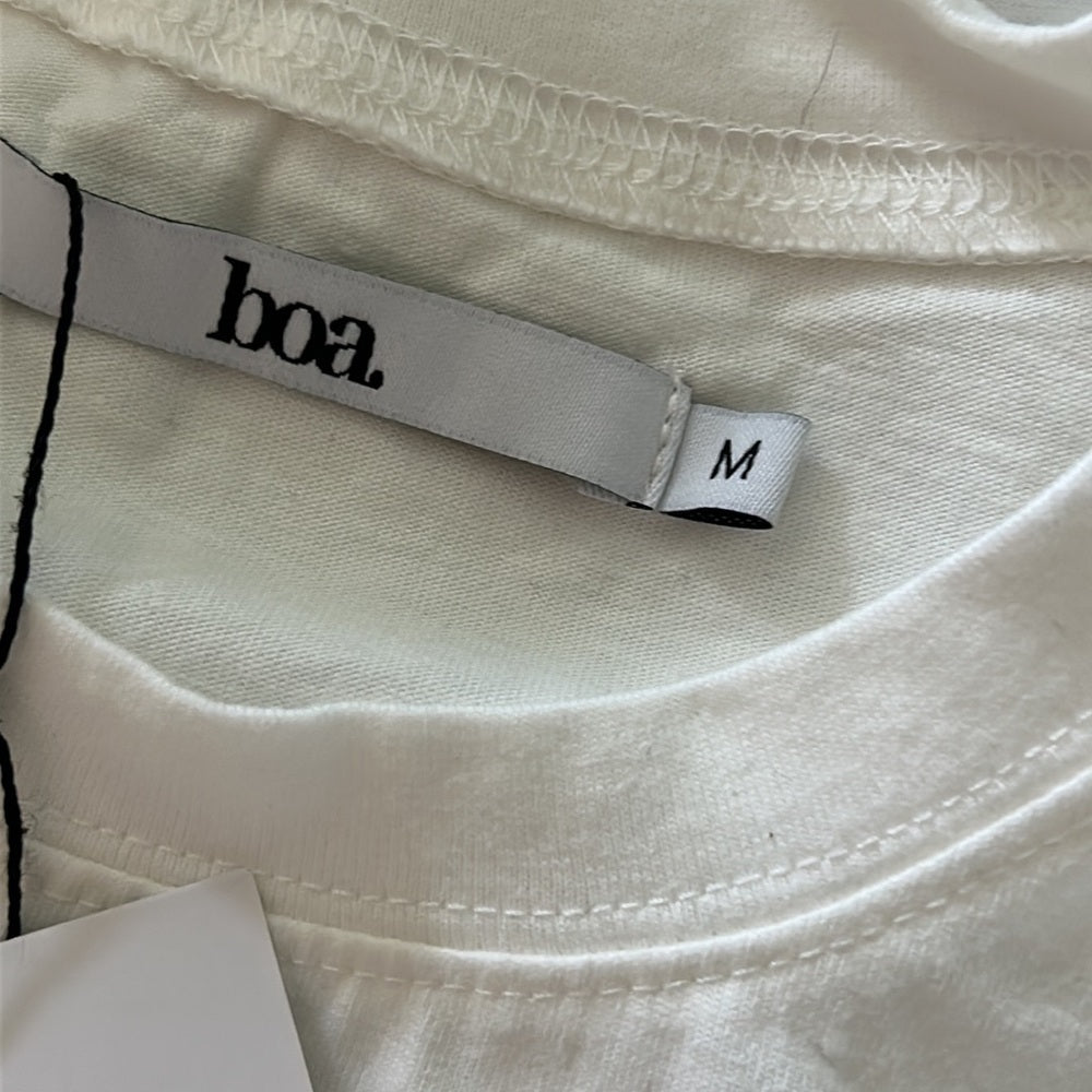NWT boa. Women’s Shoulder Pad Tee White Size Medium
