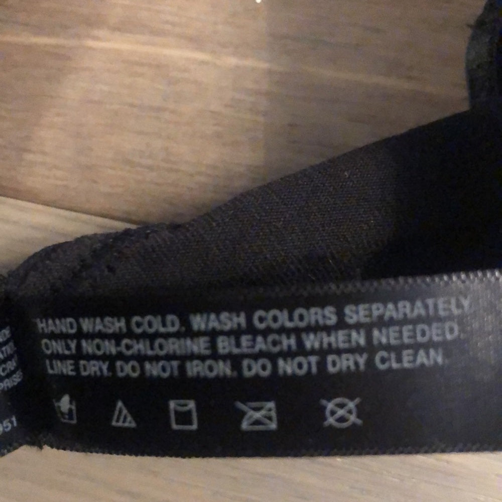 Natori Black Bra Size 34C Brand New