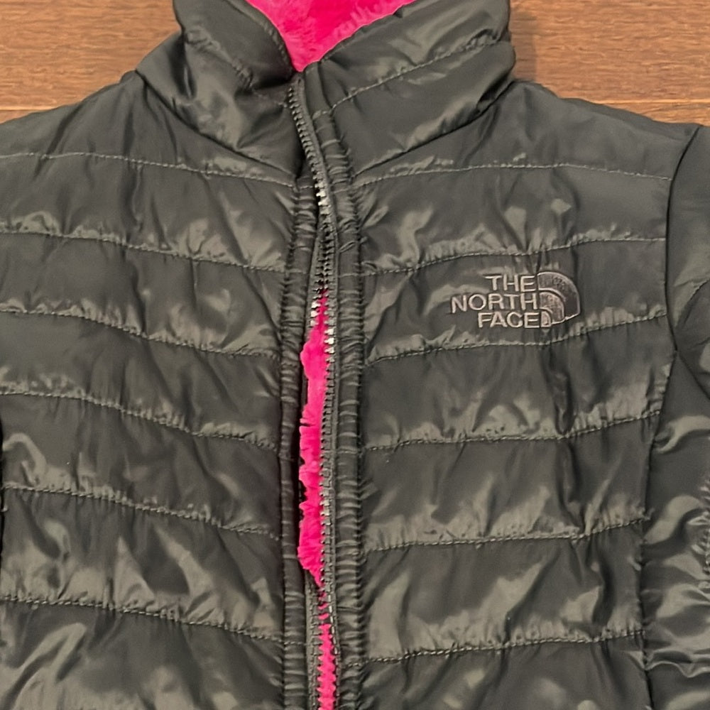 The North Face Girls Black and Pink Reversible Jacket Size Small 7/8