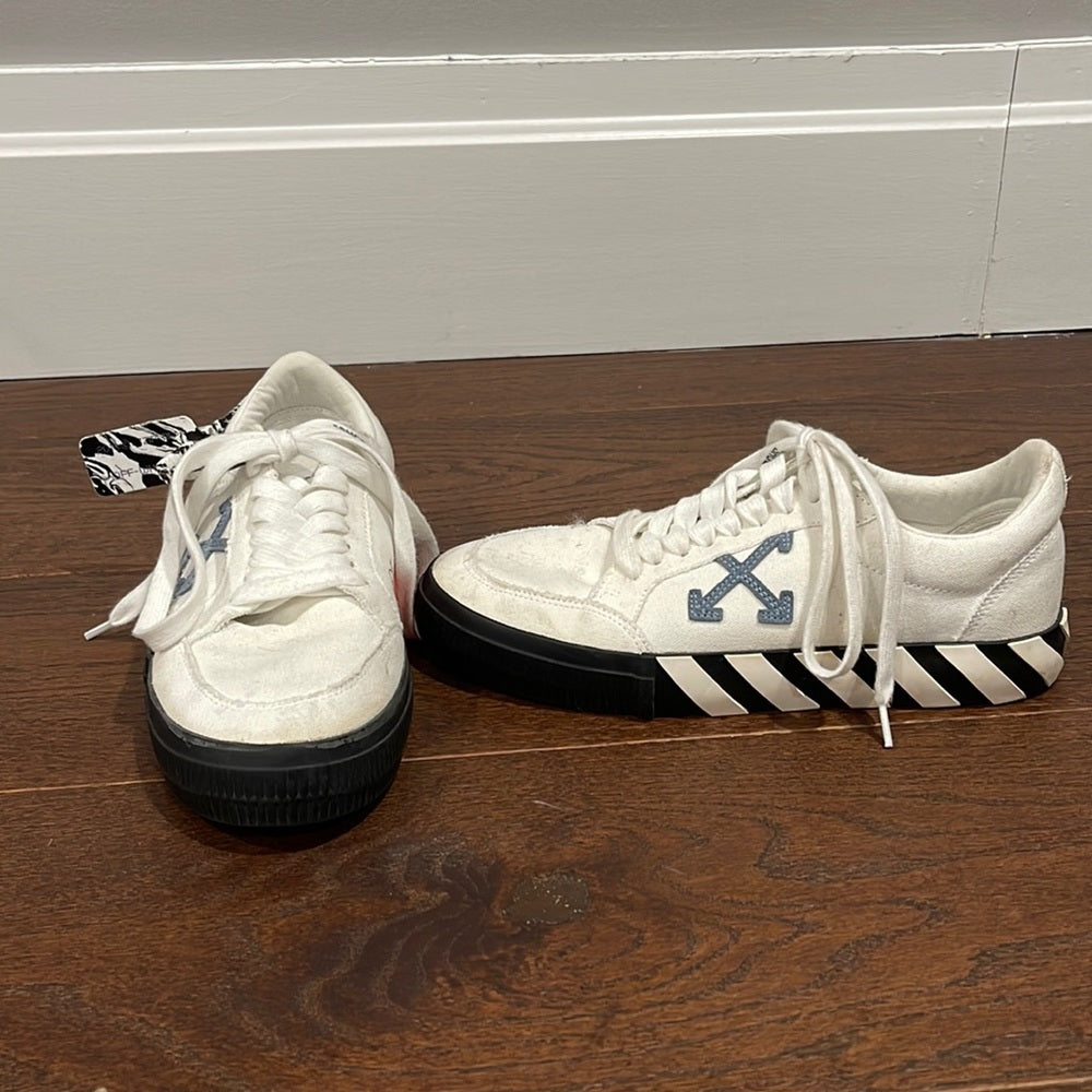Off White Vulcanized Bicolor Low Top Sneakers Size 41 US 11