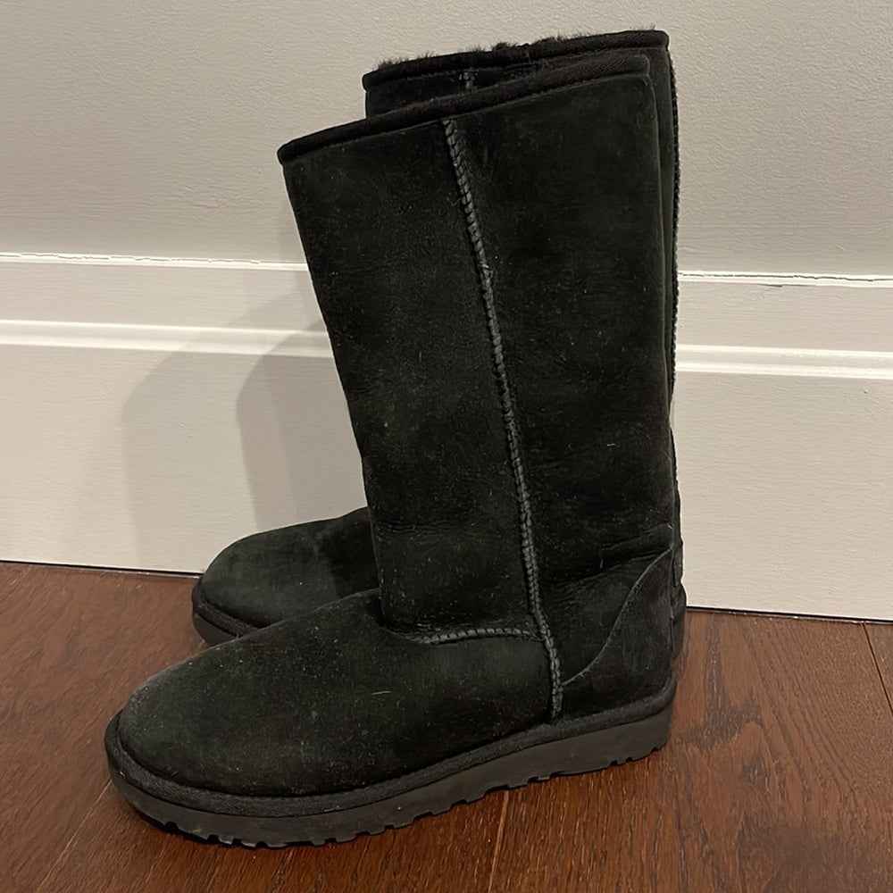 Ugg Women’s Black Tall Boots Size 8