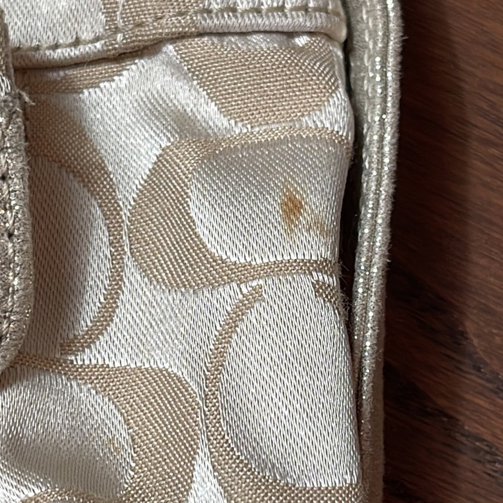 Coach Canvas Gold Women’s Small Shoulder Bag