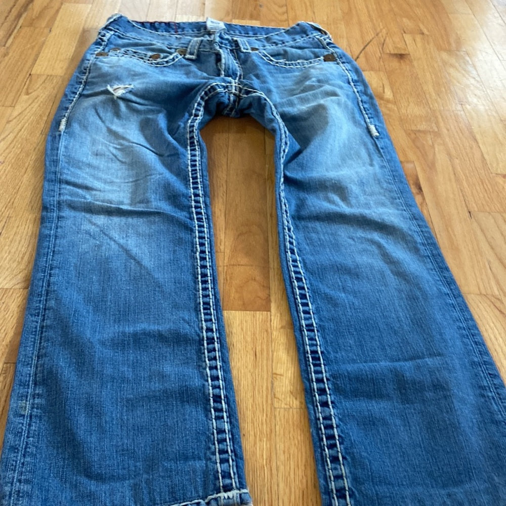 Men’s True Religion jeans. Blue denim. Size 32