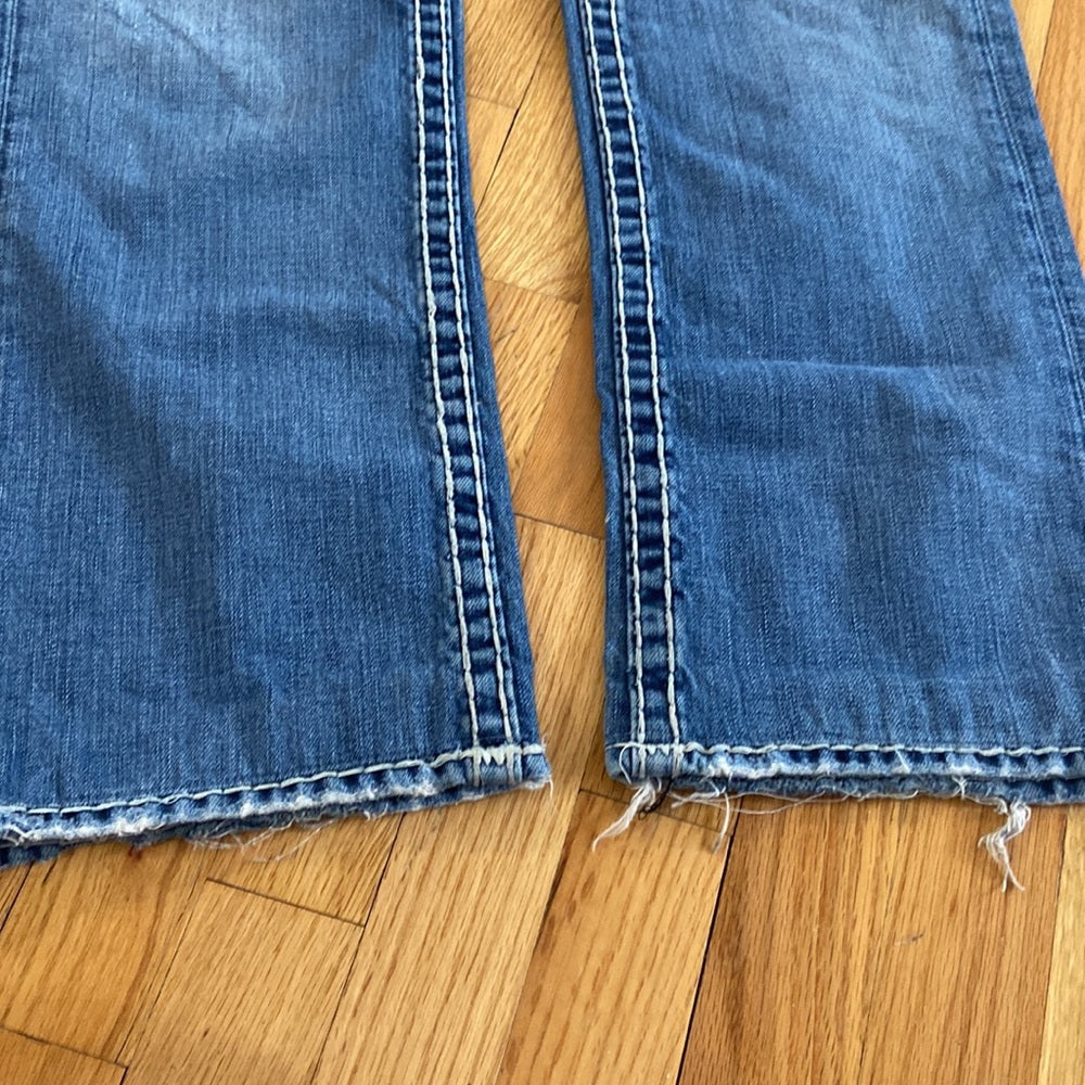 Men’s True Religion jeans. Blue denim. Size 32