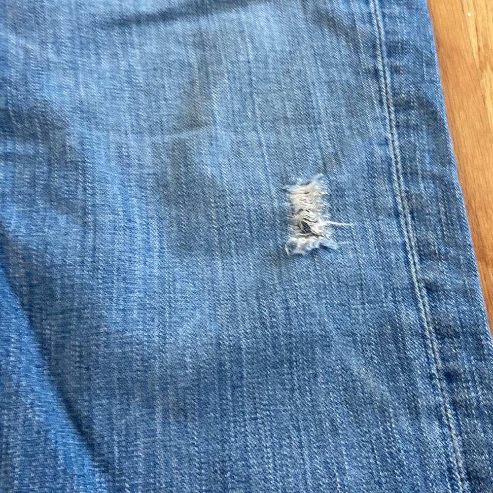 Men’s True Religion jeans. Blue denim. Size 32