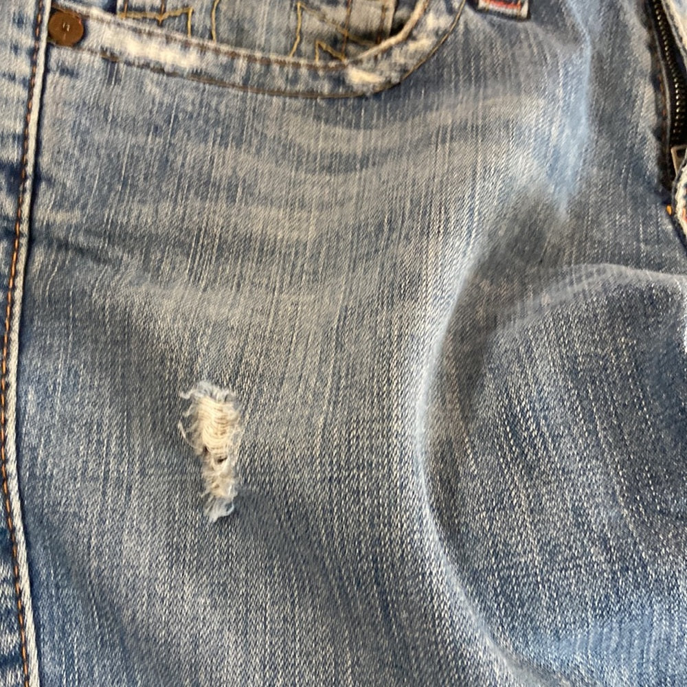 Men’s True Religion jeans. Blue denim. Size 32