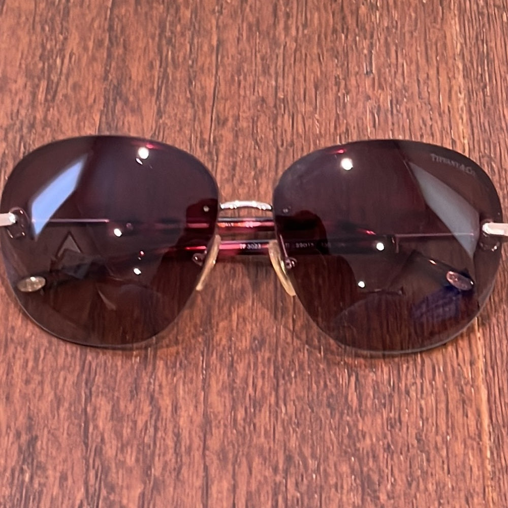 Tiffany & Co Women’s Sunglasses With a Red/Pink to Lenses