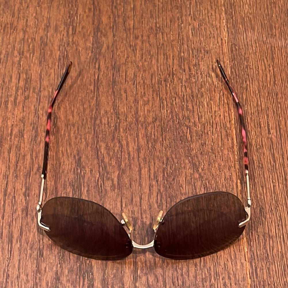 Tiffany & Co Women’s Sunglasses With a Red/Pink to Lenses