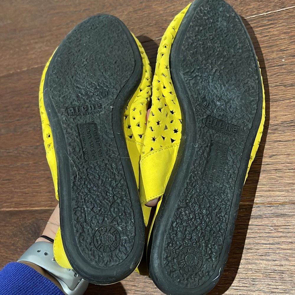 Arche Yellow Women’s Sandals with Sling Back Size 41 / 9.5