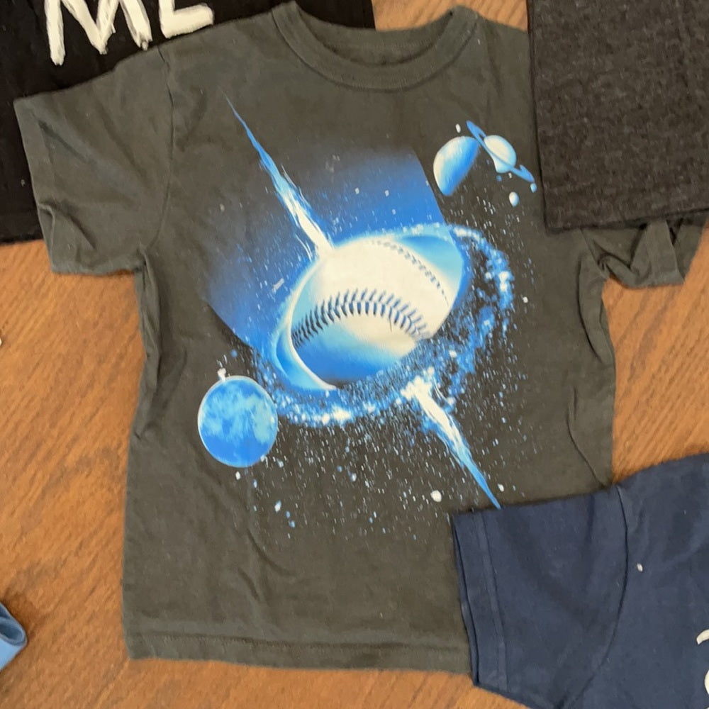 Boys bundle of T-Shirts Size 4T