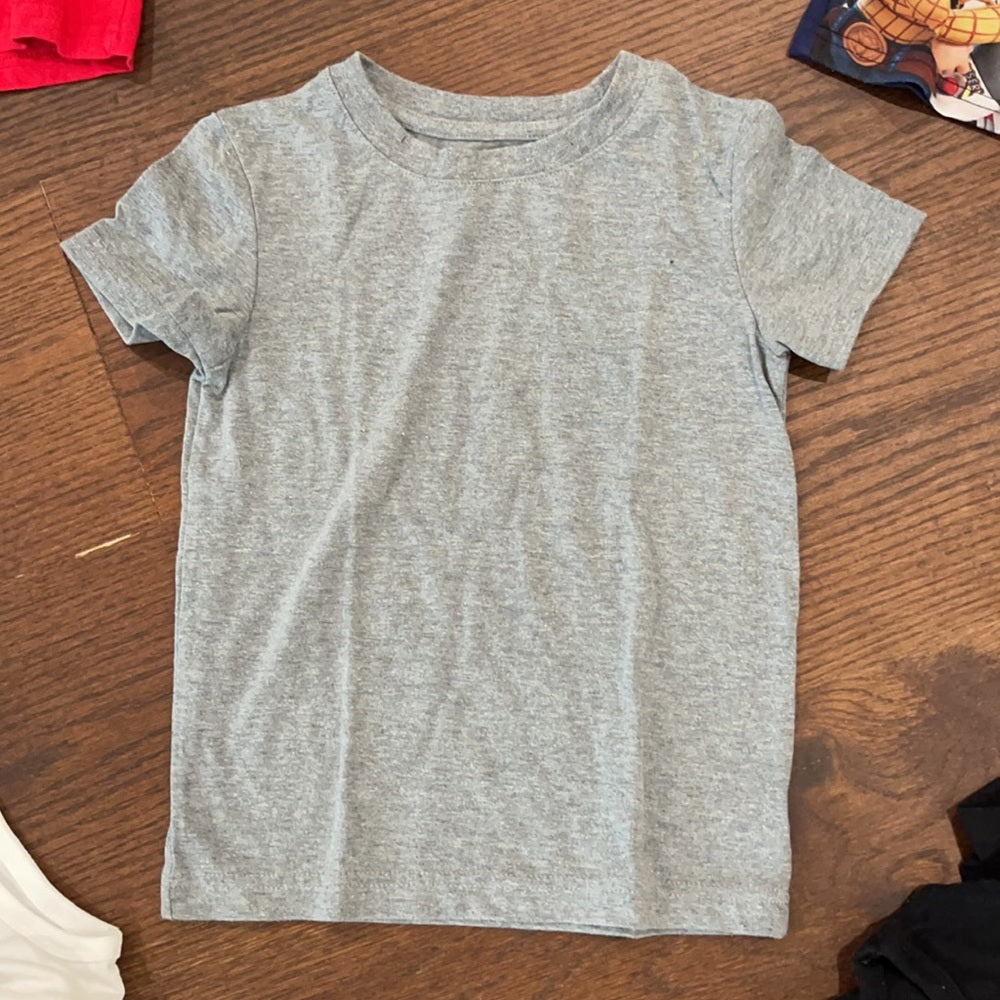 Boys bundle of T-Shirts Size 4T