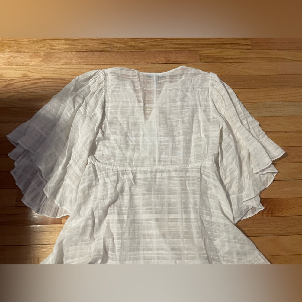 BCBGMaxazria White V-Neck Dress Size Medium
