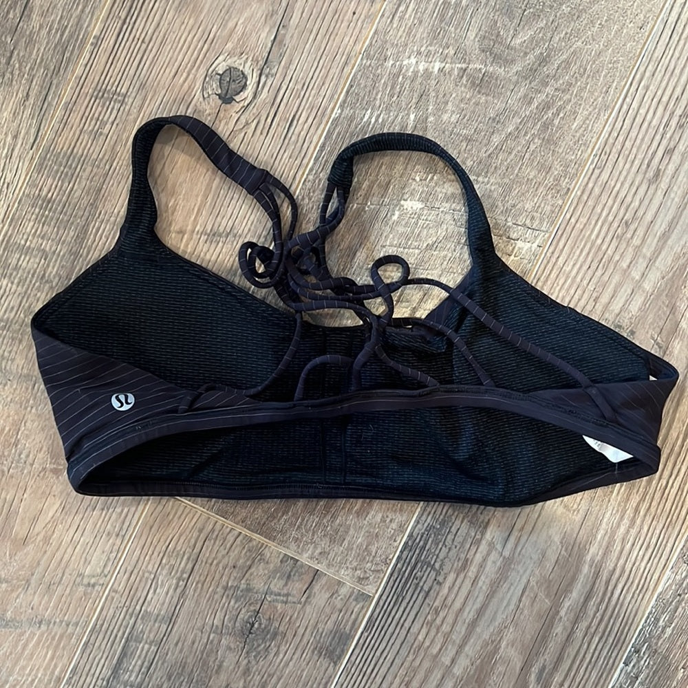 Lululemon Woman’s Striped Sports Bra Size 12
