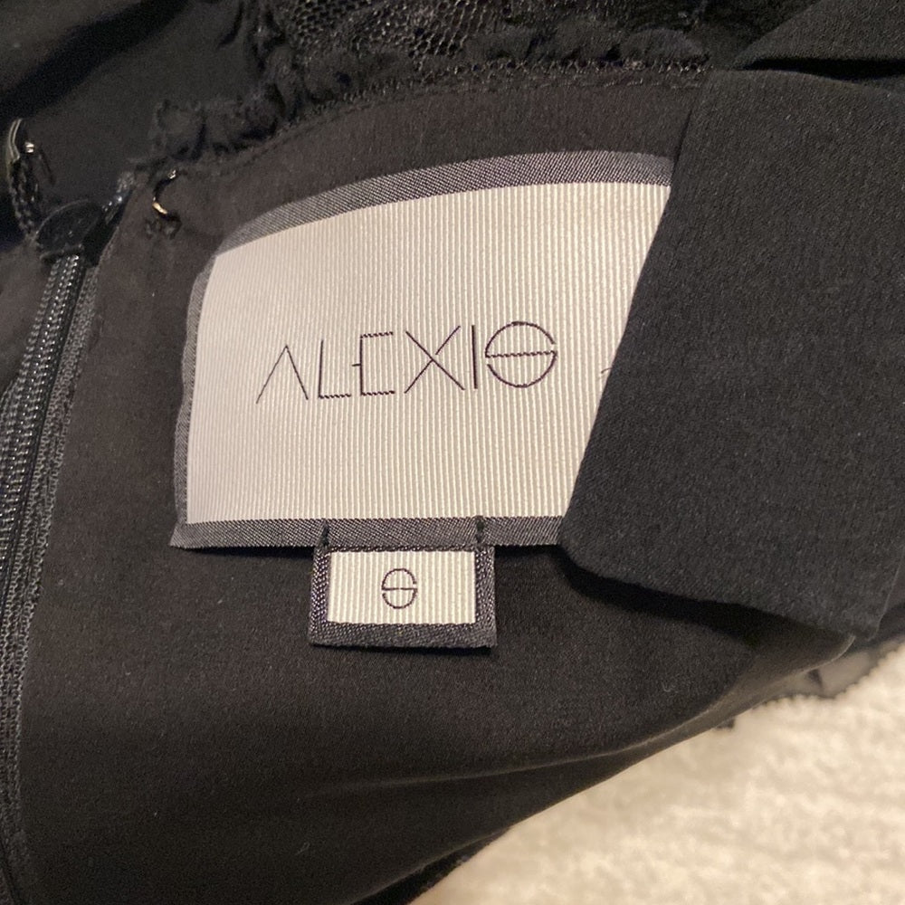 Women’s Alexis top. Black. Size S