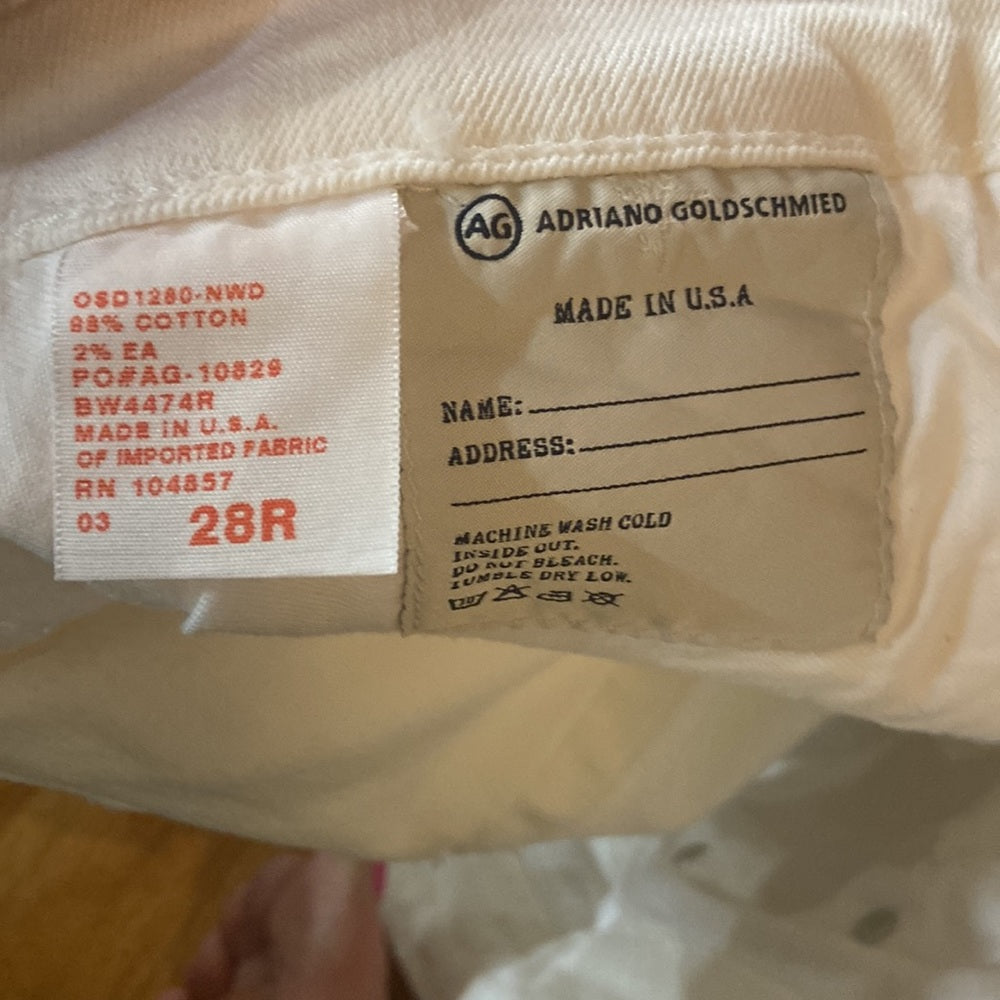Women’s AG jeans. White. Size 28
