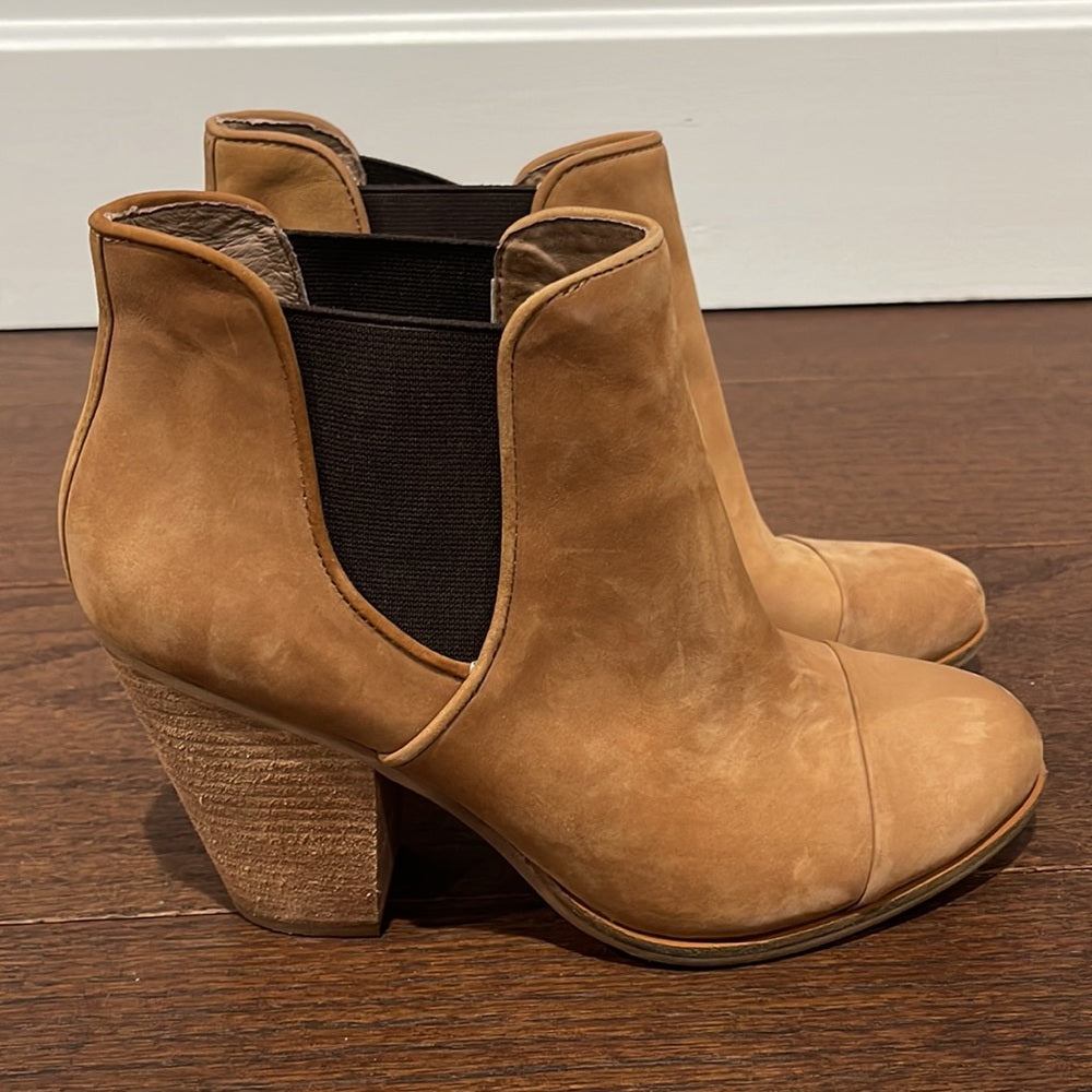 Vince Camuto Tan Women’s Heels Booties Size 10