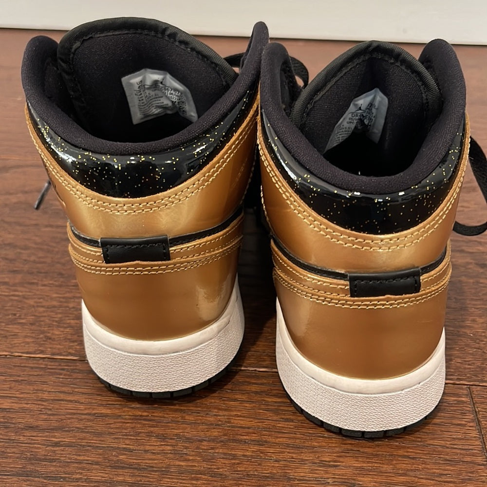 Nike Air Jordan Kids Black and Gold Sneakers Size 4
