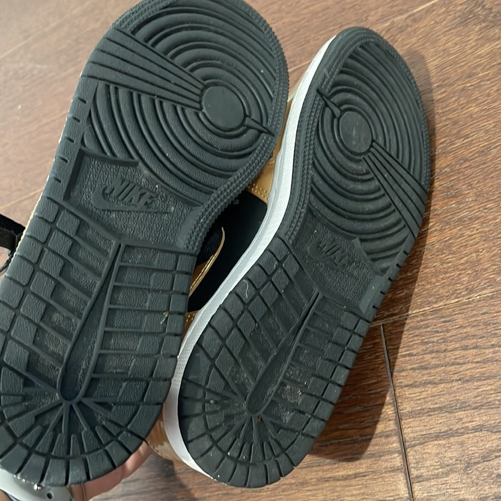 Nike Air Jordan Kids Black and Gold Sneakers Size 4