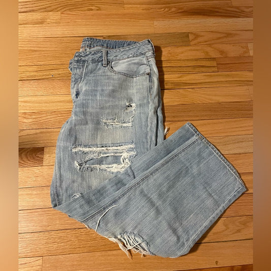 American Eagle Outfitters Blue Ripped Jeans Size 16