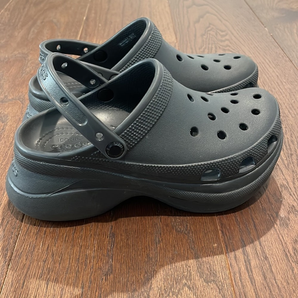 Crocs Women’s Black Crush Clog Size 9