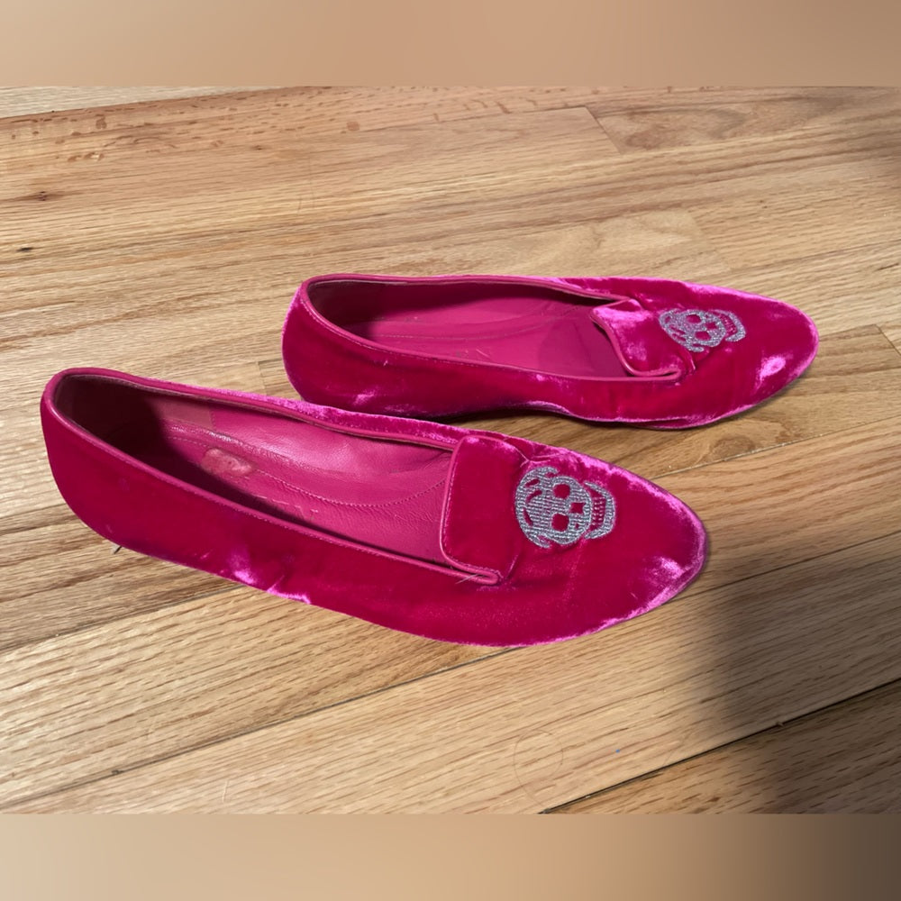 Alexander Queen Hot Pink Skull Flats Size 38 / 8
