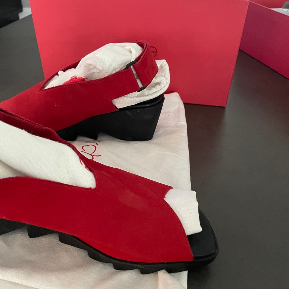Arche Women’s Himali Red and Black Sandals Size 40 / 9