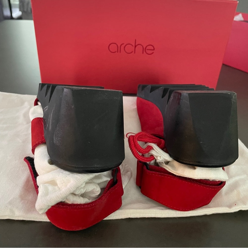 Arche Women’s Himali Red and Black Sandals Size 40 / 9
