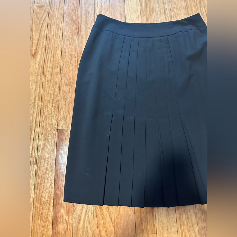 ANN Taylor Woman’s Black Jacket and Skirt Suit Set Size 8