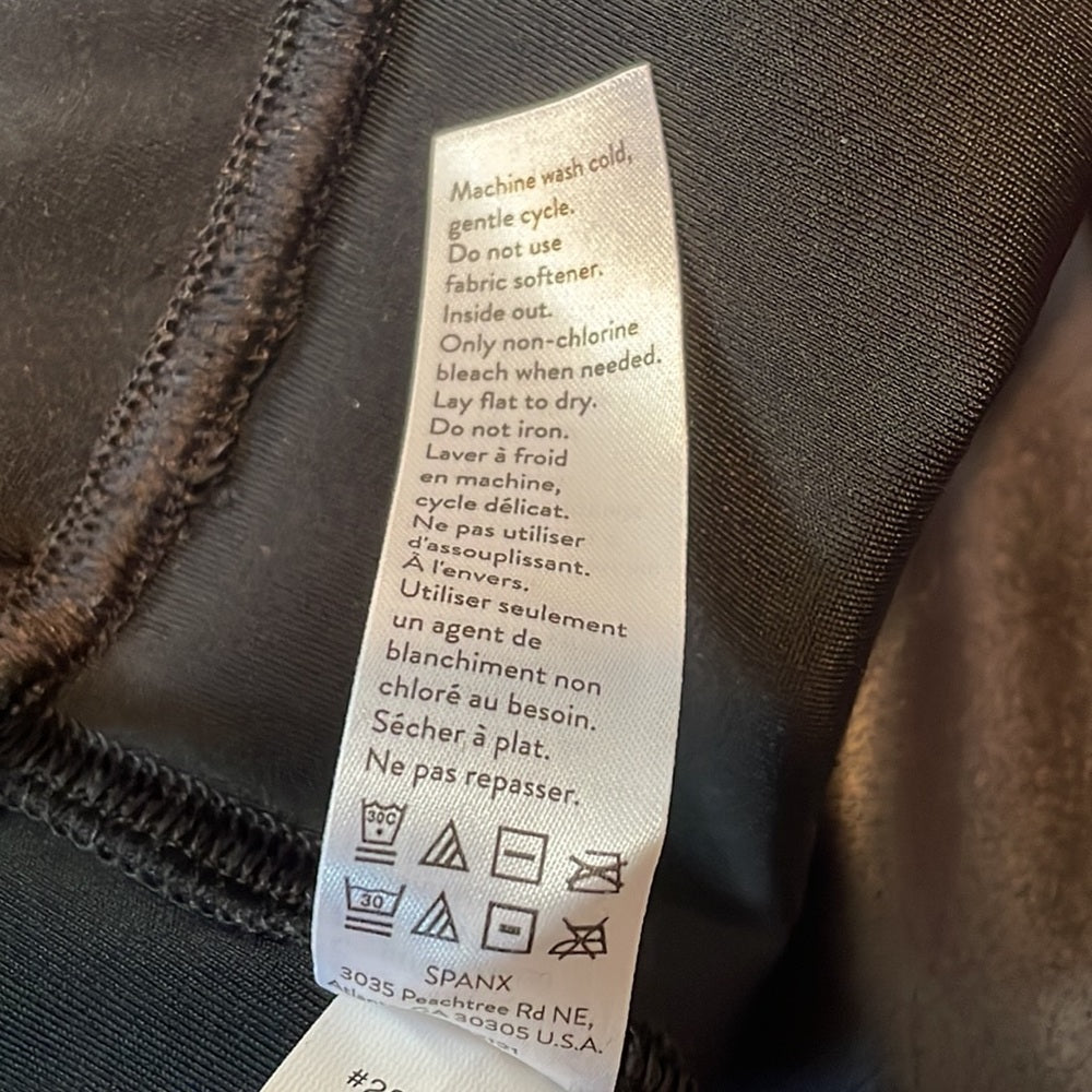 Spanx women’s black leggings Size M