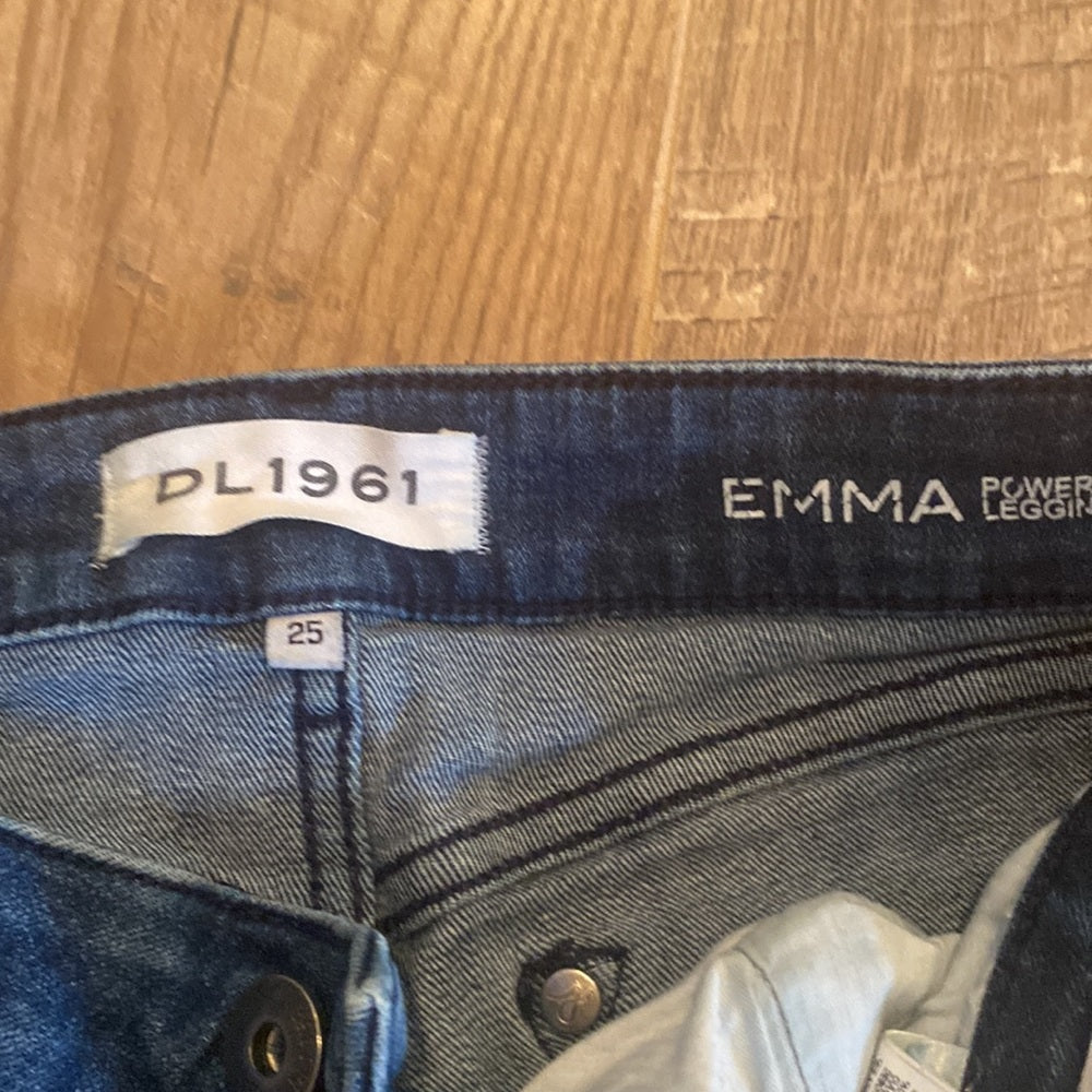 DL1961 Women’s Skinny Jeans Size 25