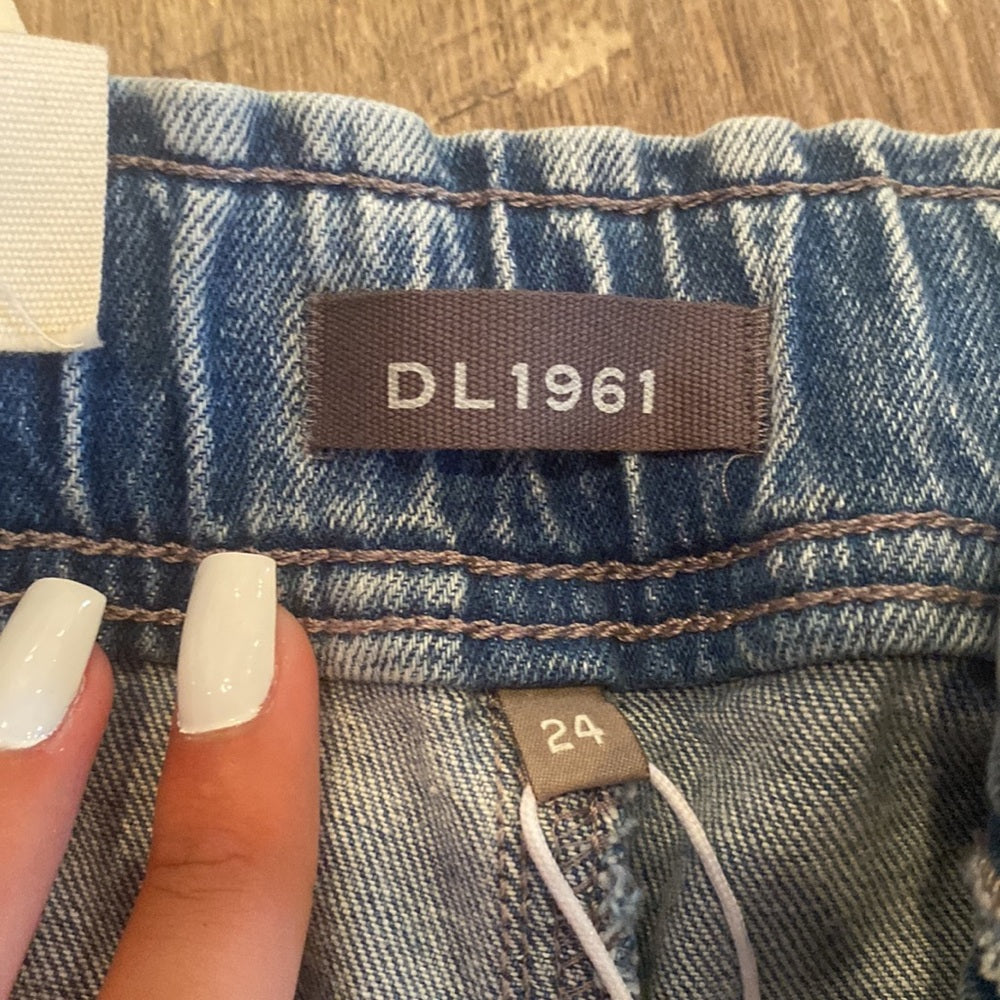 DL1961 Women’s Jogger Jeans Size 24
