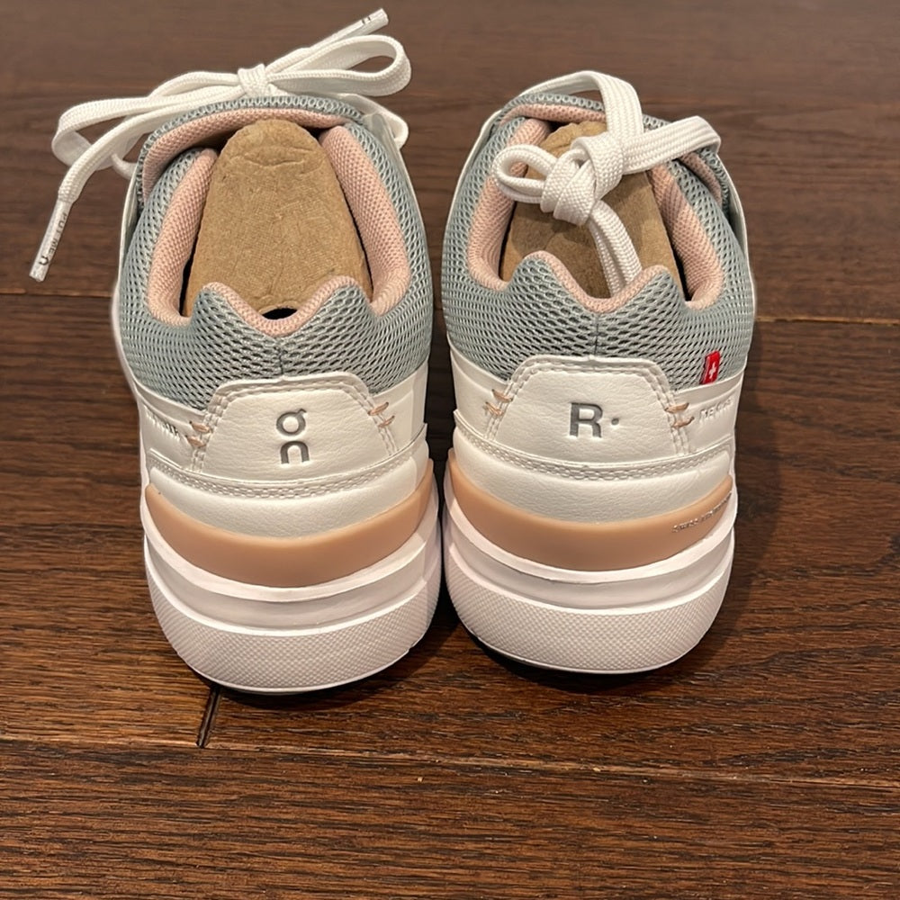 NWT On Cloud Women’s The Rodger Advantage White Sneakers Size 5