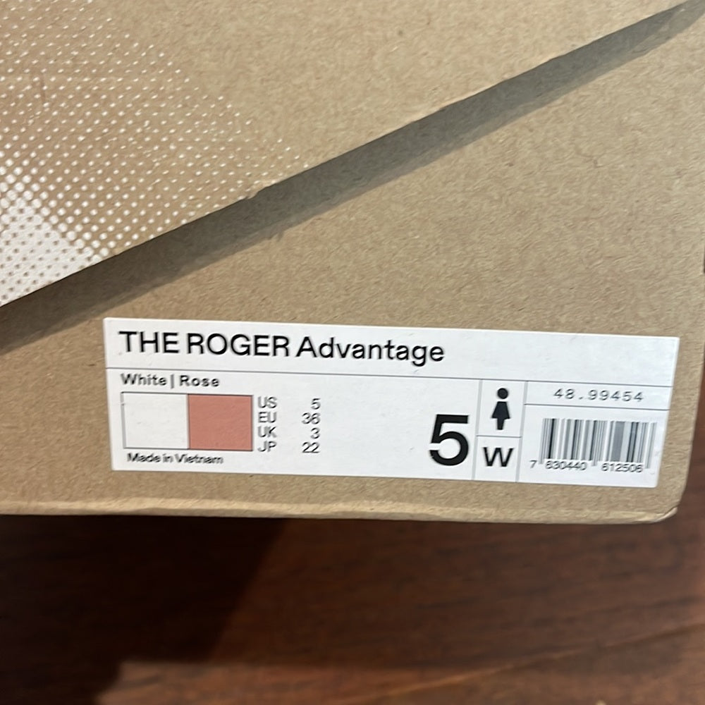 NWT On Cloud Women’s The Rodger Advantage White Sneakers Size 5