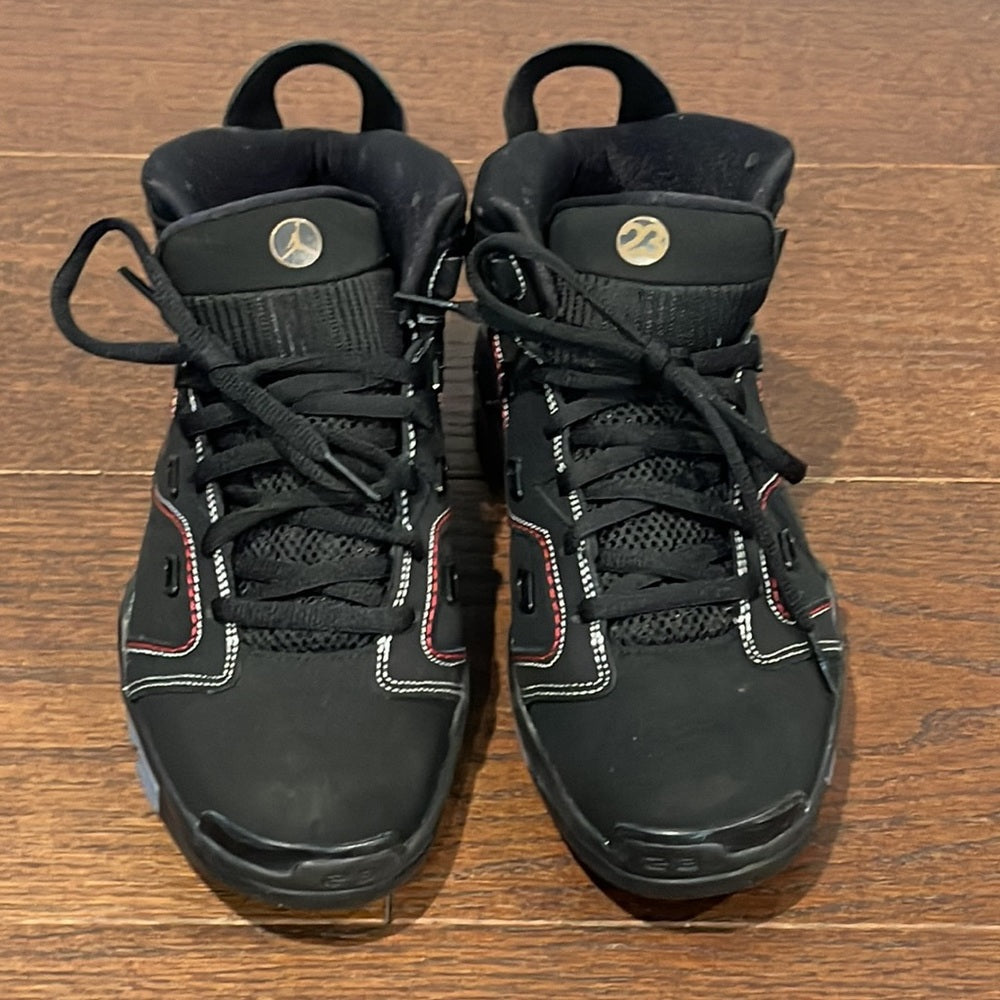 Nike Jordan’s Black High Top Sneakers Size 7