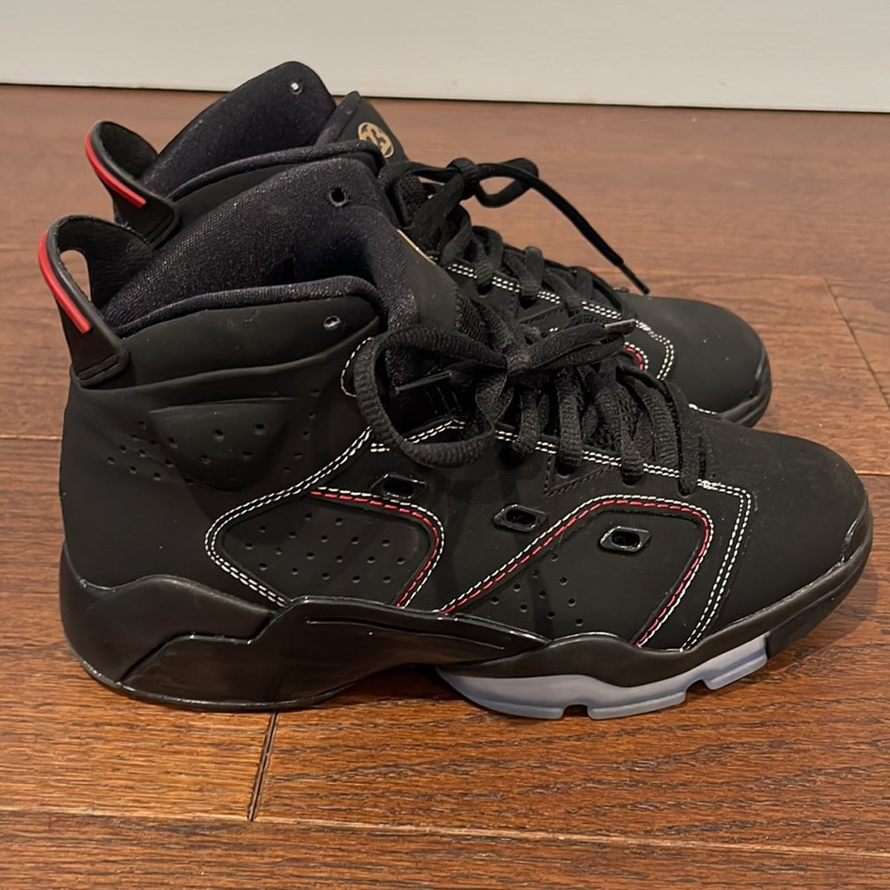 Nike Jordan’s Black High Top Sneakers Size 7