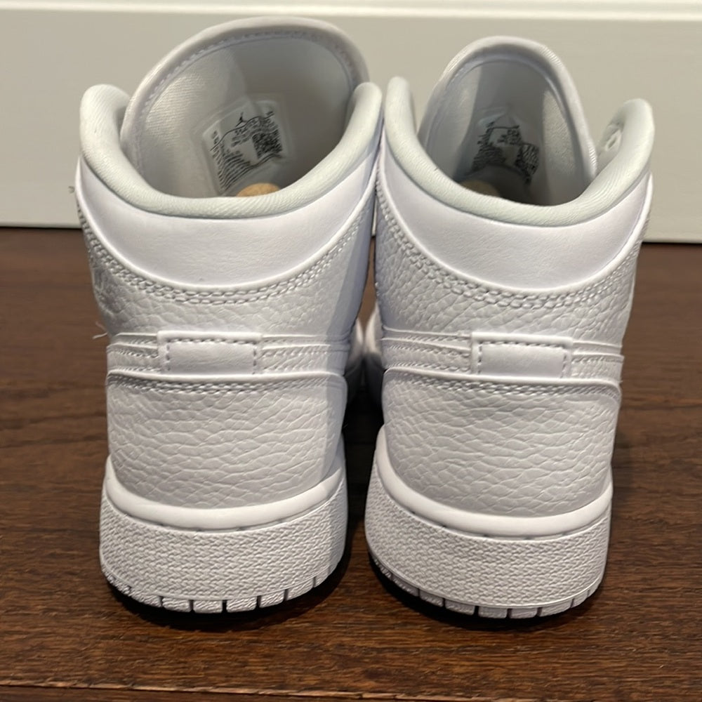 NWT Nike Air Jordan 1 Mid Kids All White High Tops Size 4