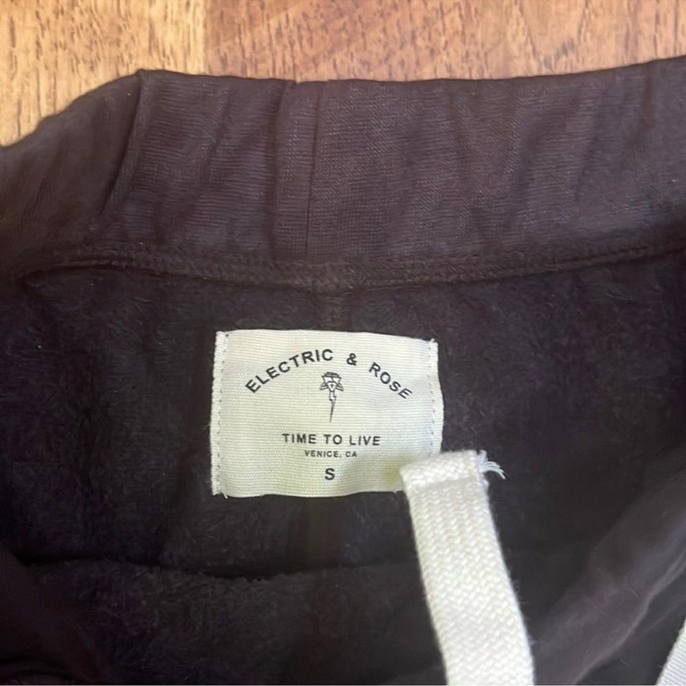 NWT Electric and Rose Sweatshirt and Sweatpants Size Small