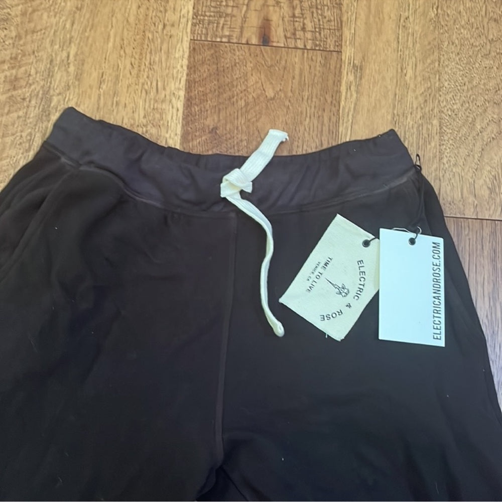 NWT Electric and Rose Sweatshirt and Sweatpants Size Small