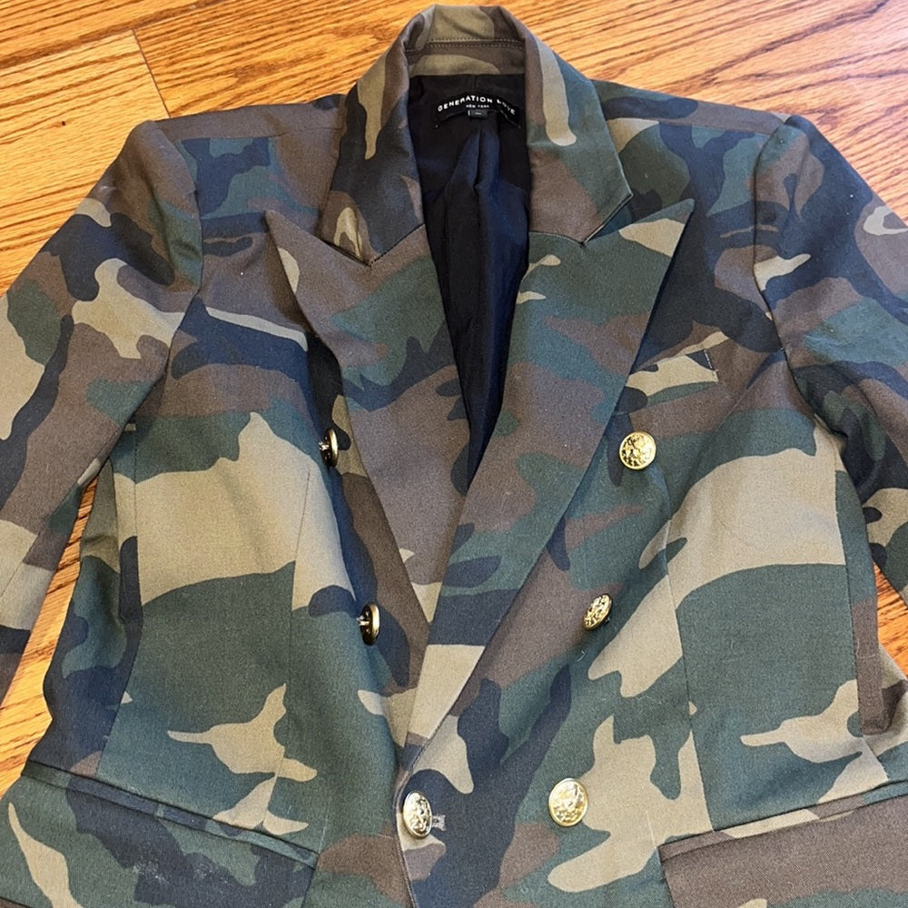 Generation Love Woman’s Camo Jacket Size XS