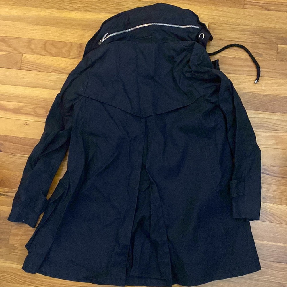 Burberry Women’s Black Hooded Coat Size 6