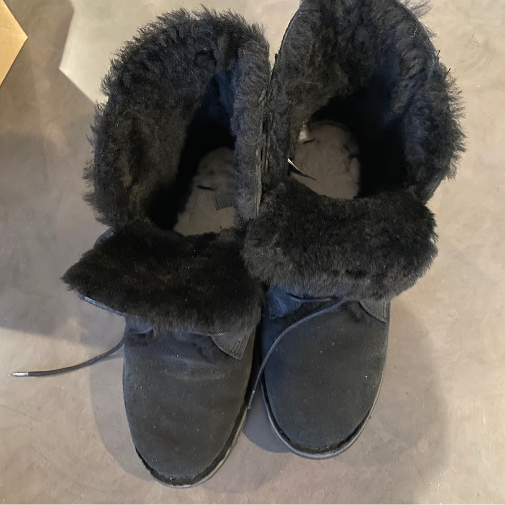 Ugg Women’s Quincy Lace Up Boots Size 9