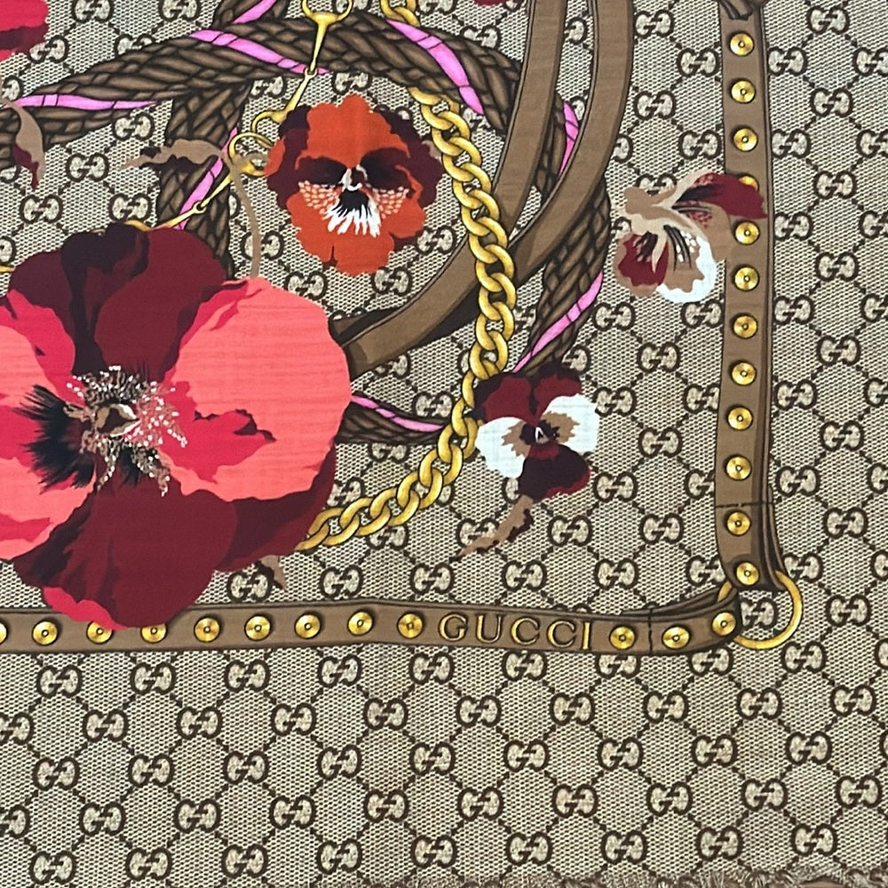 NWT Gucci New Monogram Red Flower Shawl