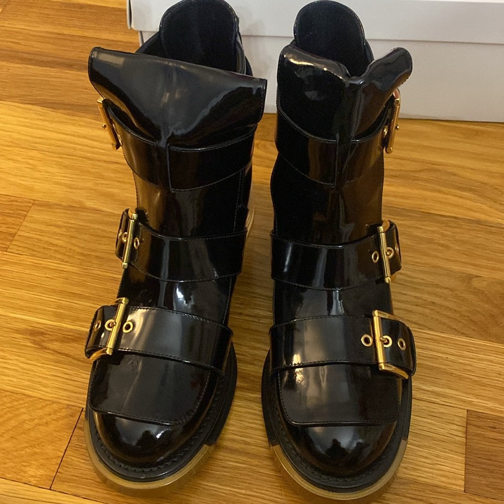 NWOT Alexander McQueen Women’s Black Patent Leather Boots Flower Heels Size 39.5