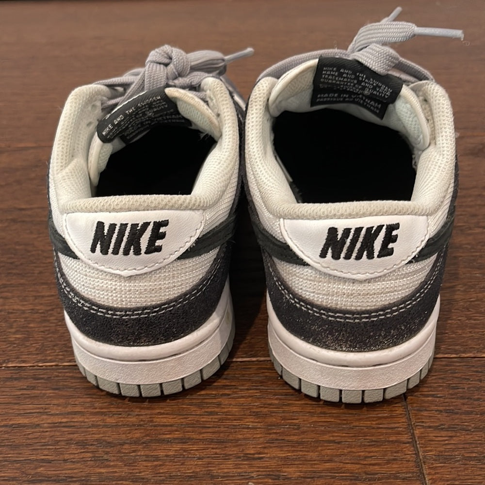 Nike Women’s White and Grey Sneakers Size 5.5