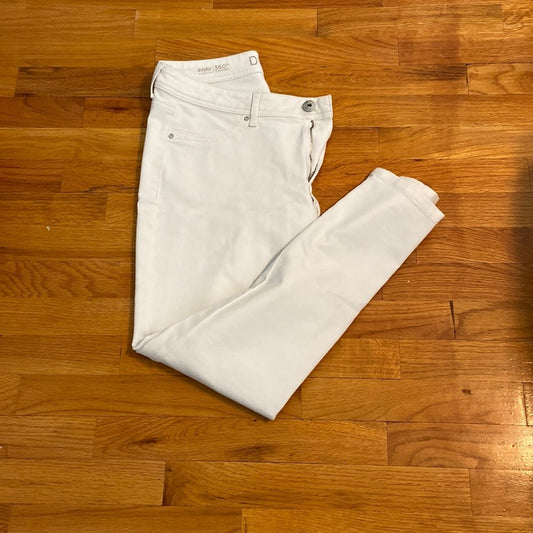 WOMEN’S DL1961 jeans. White. Size 32