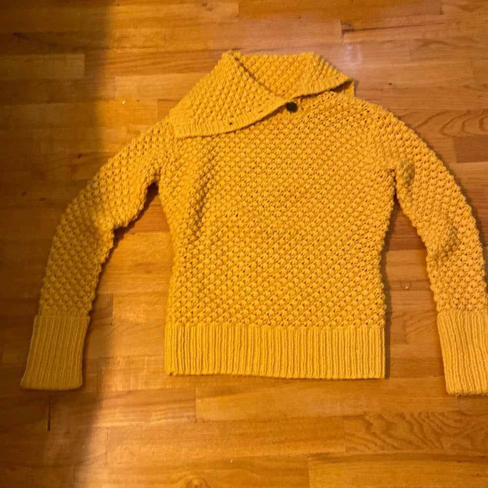 Women’s Lauren Hansen sweater. Yellow. Size S