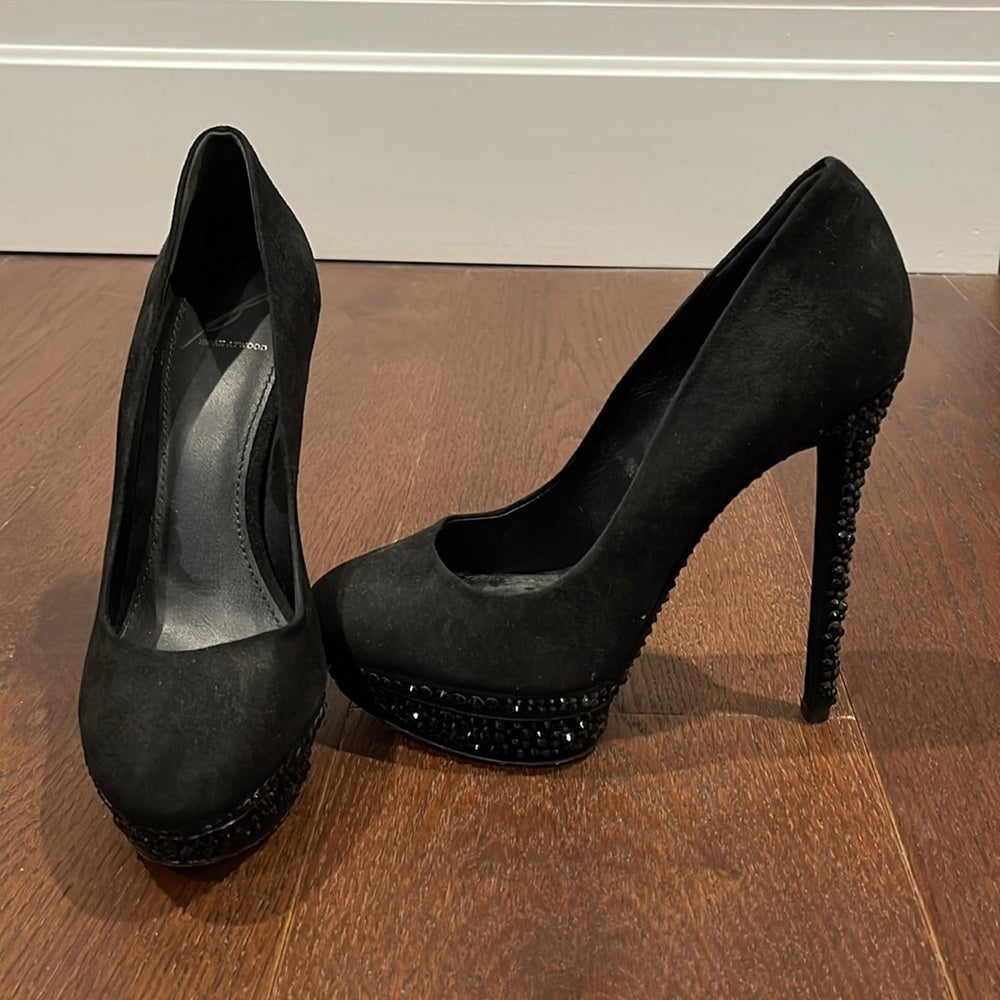 B Brian Atwood Pump Black Suede Size 8