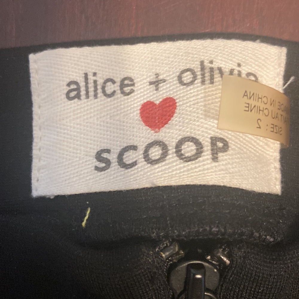 Women’s Alice + Olivia pants. Black. Size 2